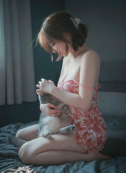 《年轻的女教师》6-详情日韩成人在线