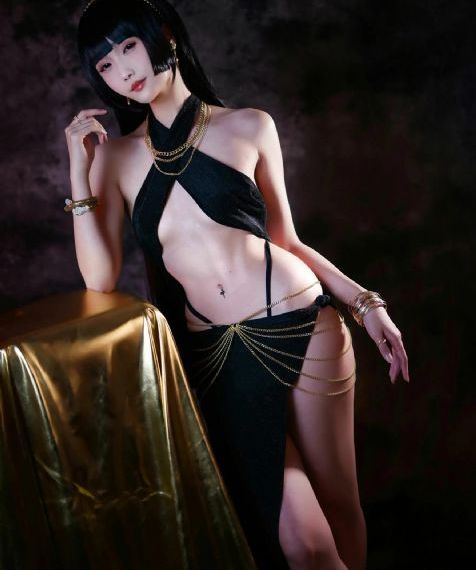 美女扒开内裤让男人捅-超清版免费播放