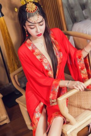 国产漂亮白嫩KTV在线-无删减全集高清完整版